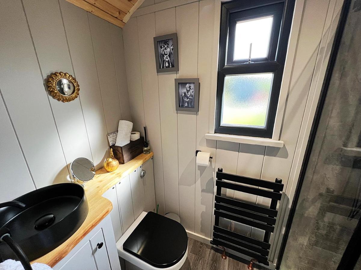 Luxury Shepherd Hut In The Peak District Bakewell Dış mekan fotoğraf