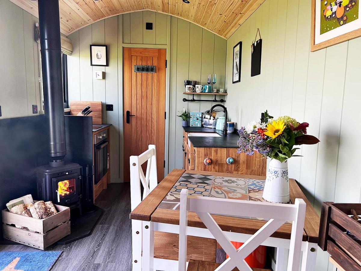 Luxury Shepherd Hut In The Peak District Bakewell Dış mekan fotoğraf